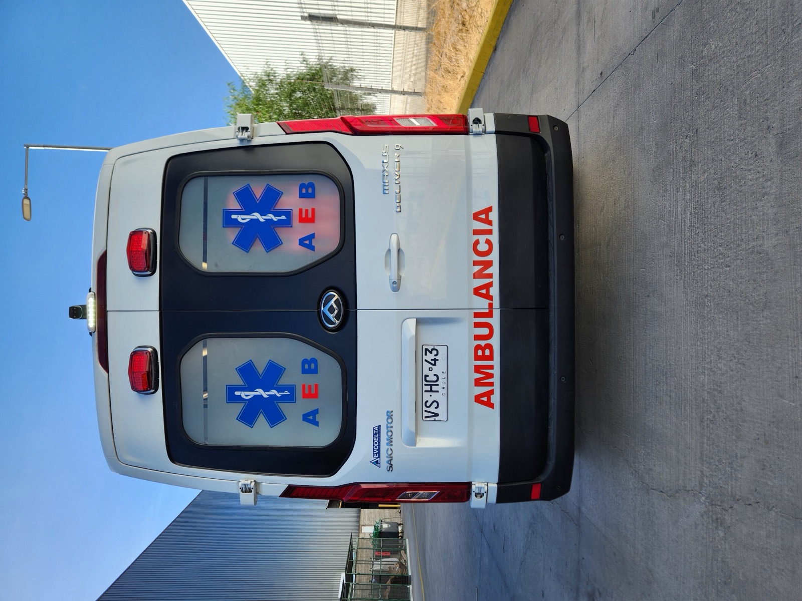 Ambulancia AEB EvoDelta sobre furgón